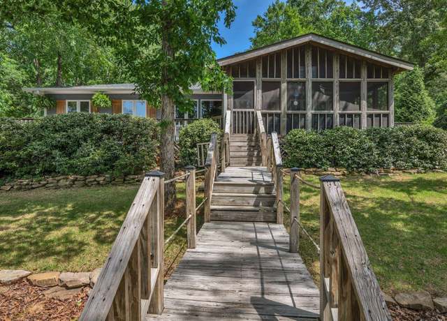 Property at 810 Circle M Subdivsion Rd, Jasper, AL 35504, 4 beds, 2 baths