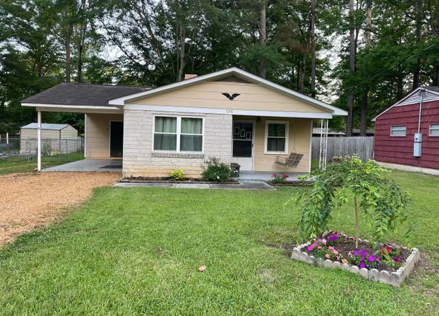 Property at 135 11th St St SW, Fayette, AL 35555, 3 beds, 2 baths