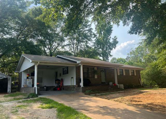 Property at 174 N Elm St, Guin, AL 35563, 3 beds, 1.5 baths