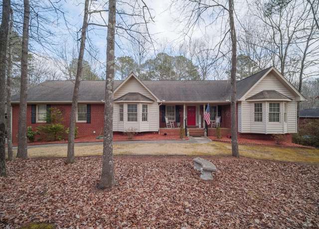 Property at 2401 Woodridge Dr, Jasper, AL 35504, 4 beds, 3.5 baths