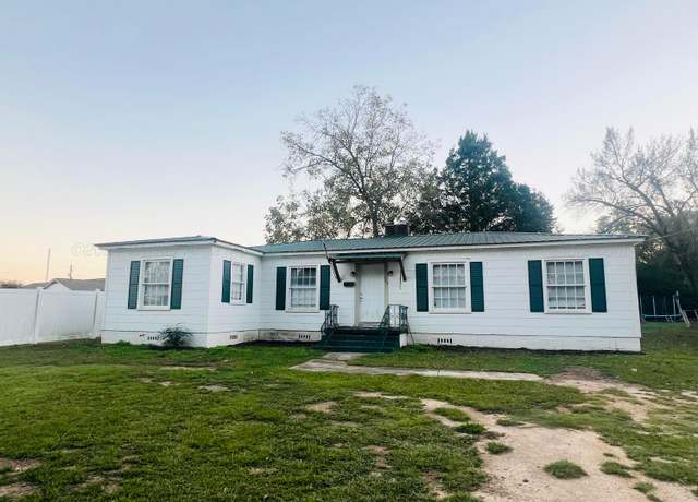 Property at 123 NW 15 Th St, Fayette, AL 35555, 3 beds, 2 baths