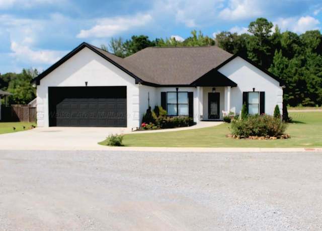 Property at 53 Garden Ln, Haleyville, AL 35565, 3 beds, 2 baths