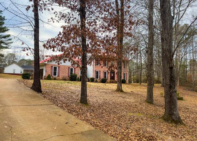 Property at 310 Holly St, Winfield, AL 35594, 5 beds, 3 baths