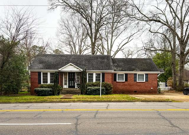 Property at 275 W Bexar Ave, Hamilton, AL 35570, 3 beds, 2 baths
