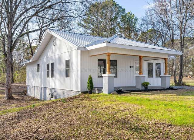 Property at 1104 11th Ave, Jasper, AL 35501, 3 beds, 2 baths