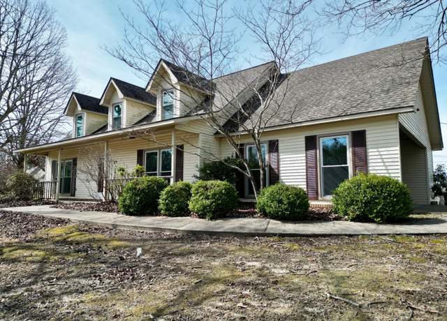 Property at 31 Sherwood Pl, Haleyville, AL 35565, 3 beds, 2.5 baths