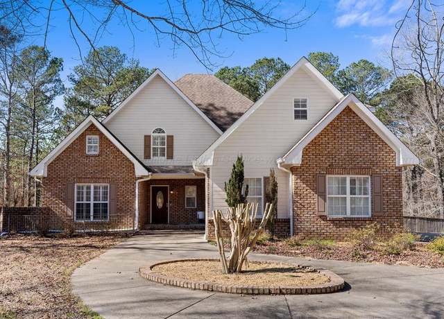 Property at 802 Short Leaf Cir, Jasper, AL 35504, 4 beds, 4.5 baths