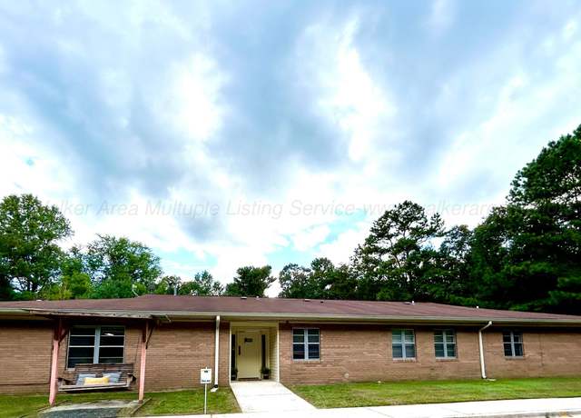 Property at 9670 Smith Lake Rd, Jasper, AL 35504, 9 beds, 7.5 baths