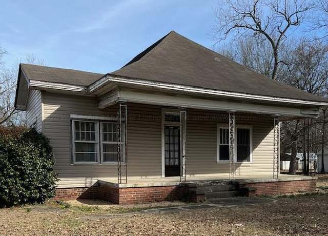Property at 632 2nd Ave Ave NE, Fayette, AL 35555, 3 beds, 1 bath