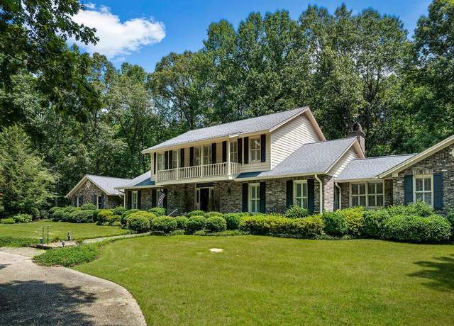 Property at 601 Glen Oaks Cir, Jasper, AL 35504, 4 beds, 4 baths