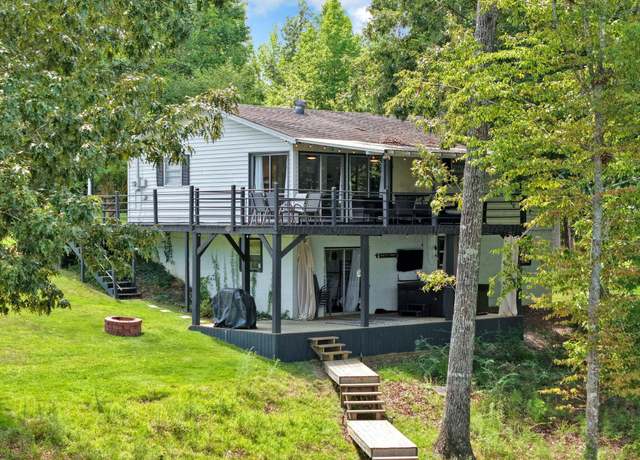Property at 93 Rutledge Dr, Jasper, AL 35504, 3 beds, 2 baths