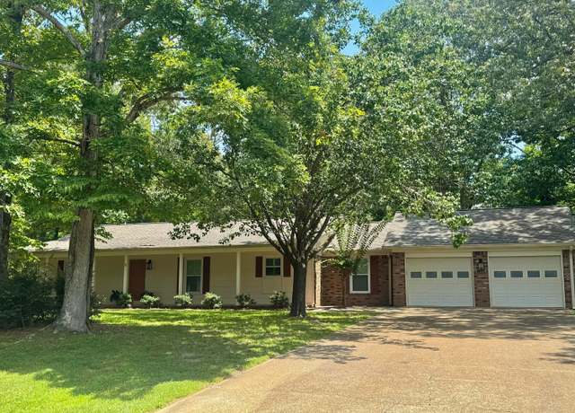 Property at 2005 Greenbriar Ln, Jasper, AL 35504, 3 beds, 3 baths