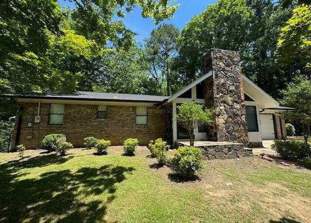 Property at 600 Fernway Dr, Jasper, AL 35501, 3 beds, 2 baths