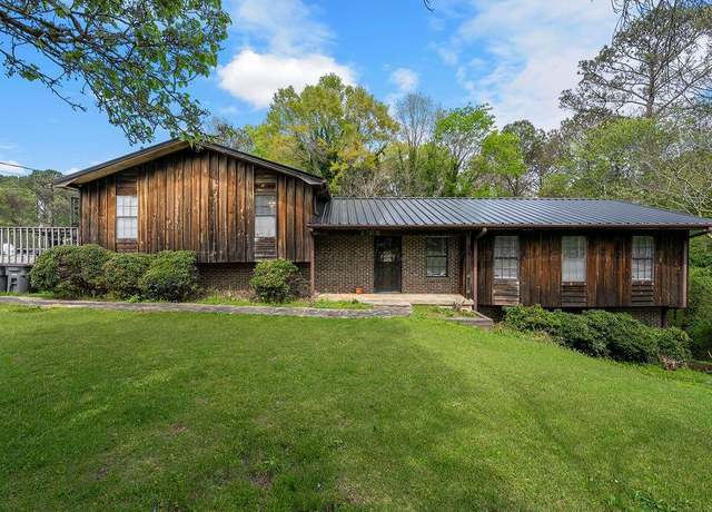 Property at 111 Crest Dr, Dora, AL 35062, 5 beds, 2 baths