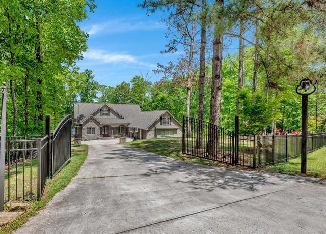 Property at 126 Boardwalk Way, Jasper, AL 35504, 4 beds, 3 baths