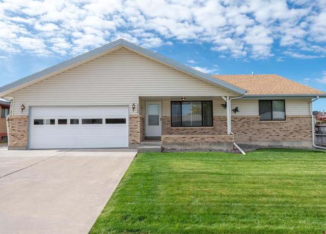 Property at 2268 London Way, Montrose, CO 81401, 4 beds, 3 baths