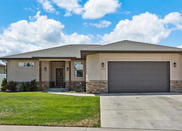 Property at 1710 Galaxy Dr, Montrose, CO 81401, 4 beds, 2 baths