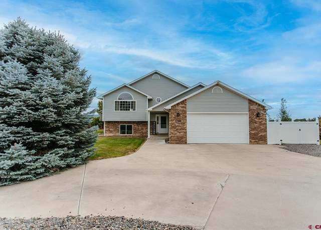 Property at 2398 W Fox Park St, Montrose, CO 81401, 5 beds, 3 baths