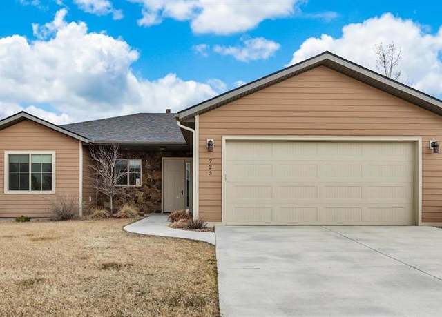 Property at 723 Prospect Dr, Montrose, CO 81403, 2 beds, 2 baths