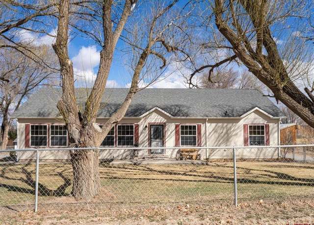 Property at 5772 5600 Rd, Olathe, CO 81425, 3 beds, 2 baths