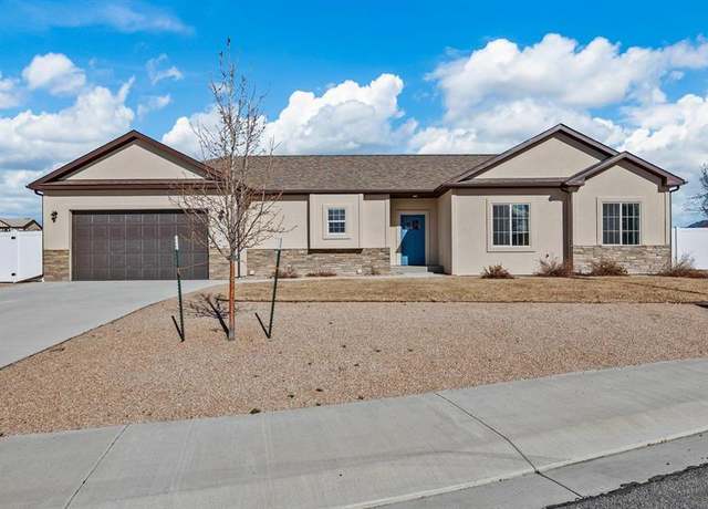 Property at 1813 Moonlight Dr, Montrose, CO 81401, 3 beds, 2 baths