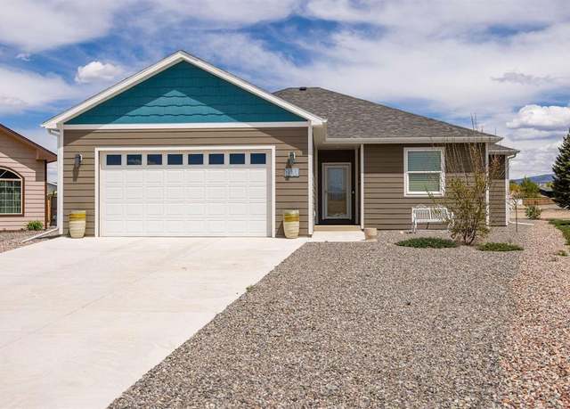 Property at 2133 Market St, Montrose, CO 81401, 3 beds, 2 baths