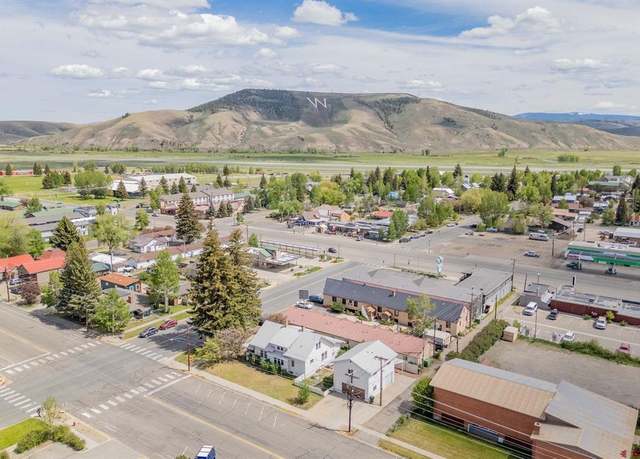 Property at 121 N Taylor St, Gunnison, CO 81230, 7 beds, 4 baths