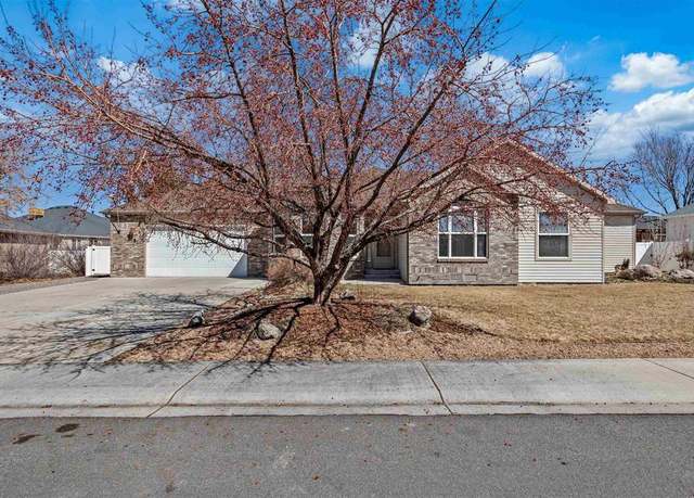 Property at 2851 Lost Creek Rd S, Montrose, CO 81401, 4 beds, 2 baths