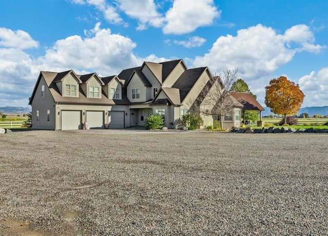 Property at 1516 13 Rd, Loma, CO 81524, 4 beds, 3 baths