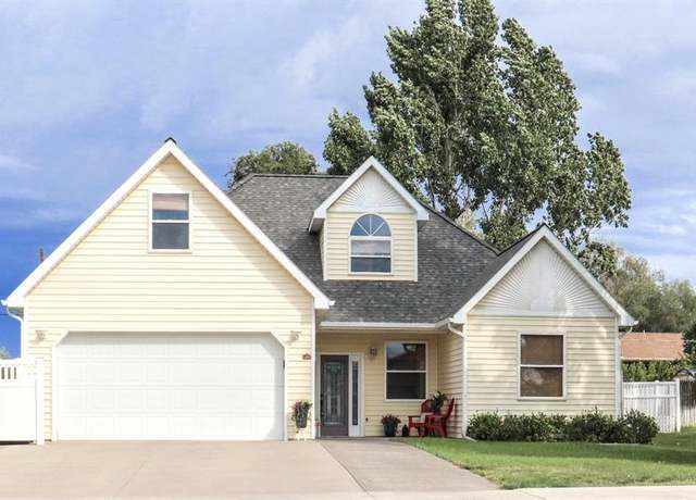 Property at 909 S 10th St, Montrose, CO 81401, 4 beds, 3 baths
