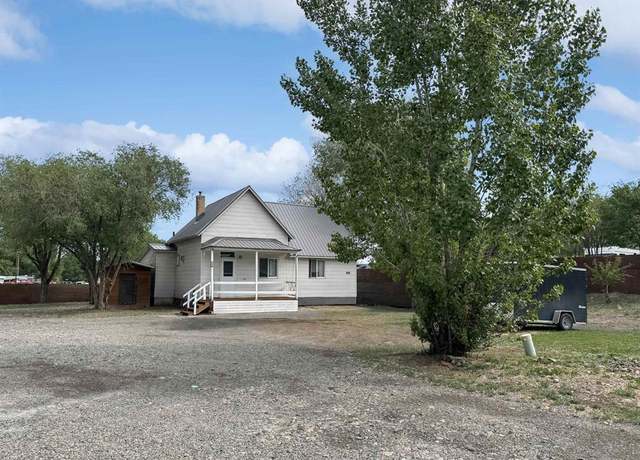 Property at 407 W Main St, Montrose, CO 81401, 3 beds, 2 baths