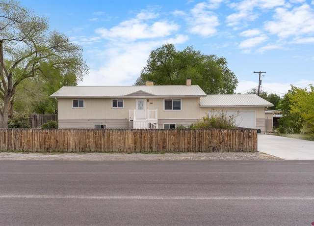 Property at 801 S Nevada Ave, Montrose, CO 81401, 4 beds, 2.5 baths