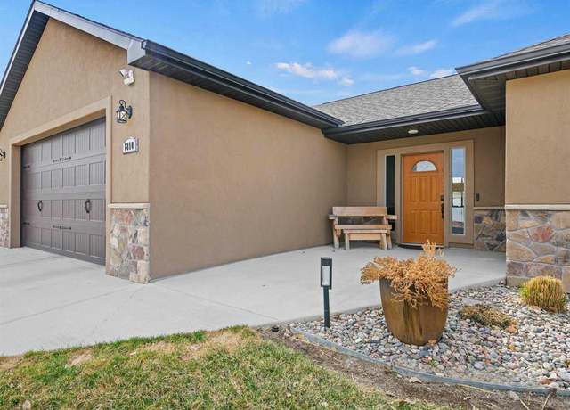 Property at 1810 Galaxy Dr, Montrose, CO 81401, 3 beds, 2 baths