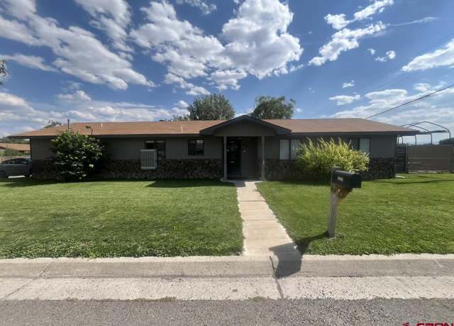 Property at 990 Mountain View Ct, Montrose, CO 81403, 3 beds, 2 baths
