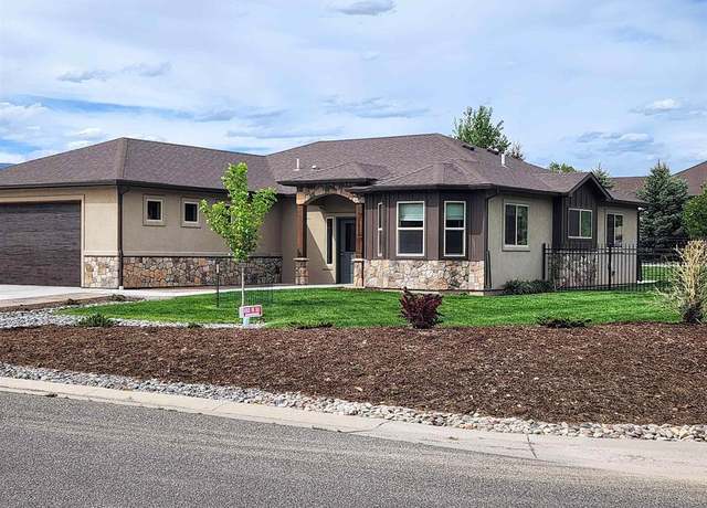 Property at 1025 SE Fairway Dr, Cedaredge, CO 81413, 3 beds, 2 baths