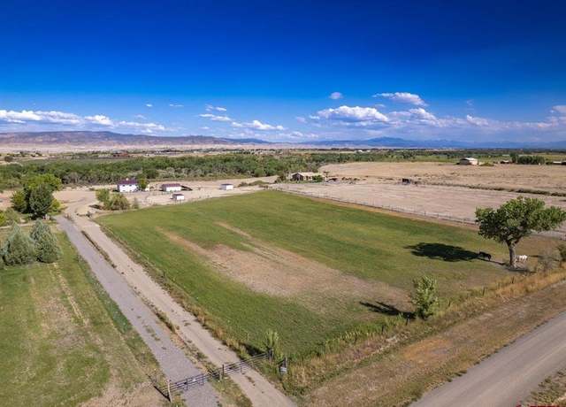 Property at 2350 Mesa Dr, Olathe, CO 81425, 5 beds, 2 baths