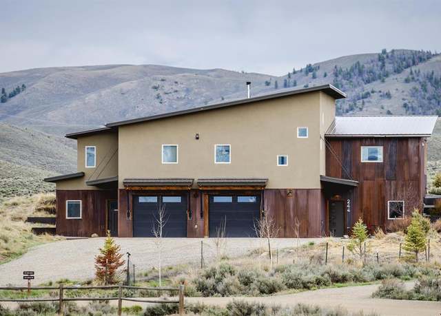 Property at 244 Crocus Rd, Gunnison, CO 81230, 4 beds, 3 baths