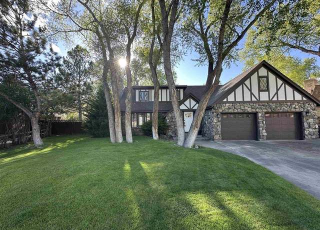 Property at 6 Mountain View Pl, Alamosa, CO 81101, 4 beds, 2.5 baths