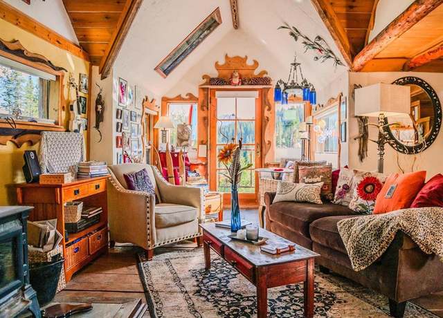 Property at 201 10th St, Crested Butte, CO 81224, 2 beds, 1 bath