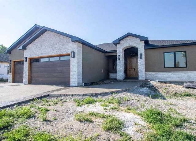 Property at 2620 Red Cliff Cir, Montrose, CO 81401, 3 beds, 2.5 baths