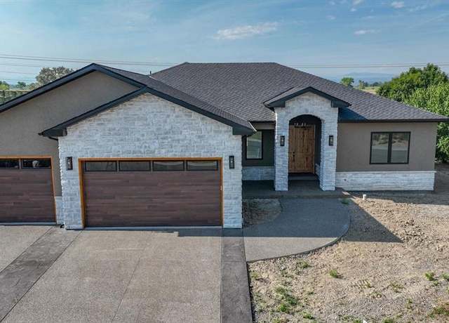 Property at 2620 Red Cliff Cir, Montrose, CO 81401, 3 beds, 2.5 baths