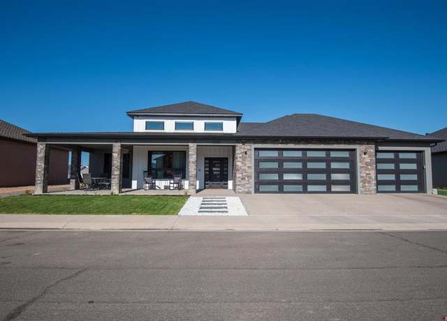 Property at 2508 Bear Lake Dr, Montrose, CO 81401, 3 beds, 2.5 baths