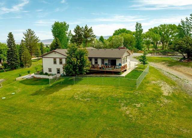 Property at 61400 Lobo Dr, Montrose, CO 81403, 4 beds, 3 baths