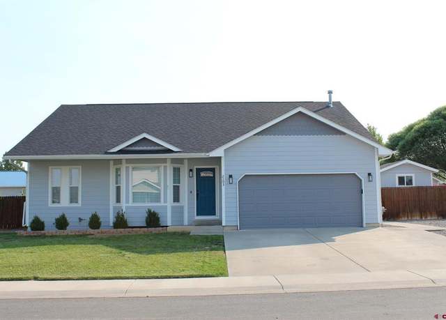 Property at 2103 Stan Dr, Montrose, CO 81401, 3 beds, 2 baths