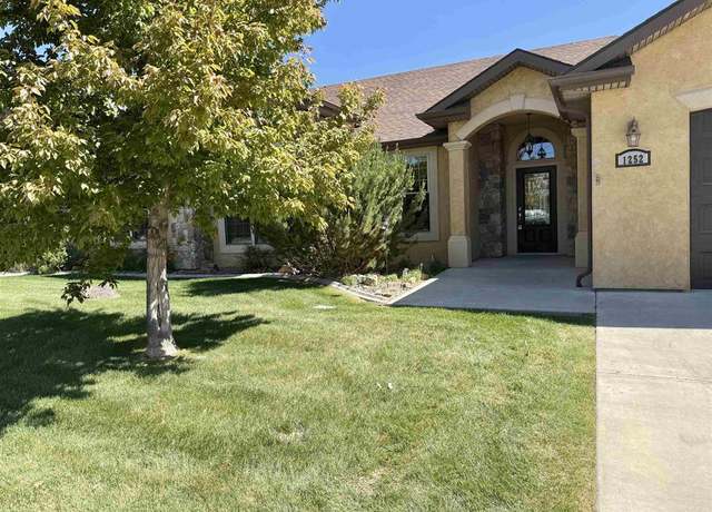 Property at 1252 Peppertree Dr, Montrose, CO 81401, 3 beds, 2 baths