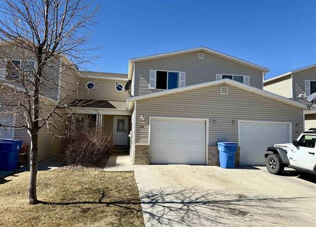 Property at 28 Pullman St, Montrose, CO 81401, 3 beds, 3 baths