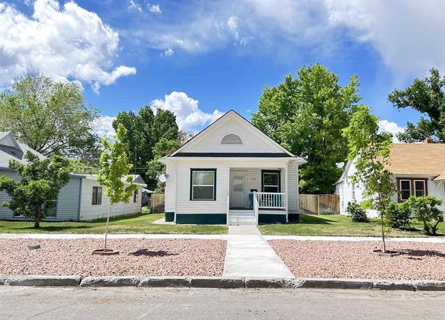 Property at 1127 S 2nd St, Montrose, CO 81401, 3 beds, 1.5 baths