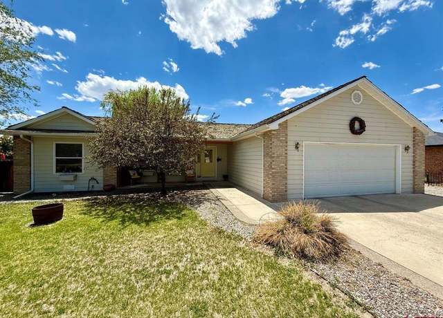 Property at 2250 Phillips Cir, Montrose, CO 81401, 3 beds, 2 baths