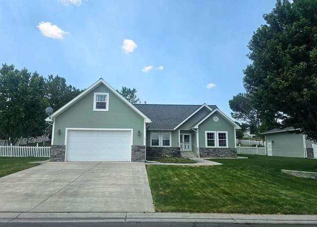 Property at 4017 Waterfall Dr, Montrose, CO 81403, 3 beds, 2 baths
