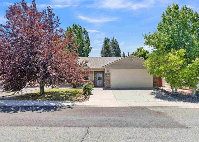 Property at 1634 Bighorn St, Montrose, CO 81401, 3 beds, 2 baths
